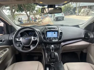 Ford Escape 2016 Gris