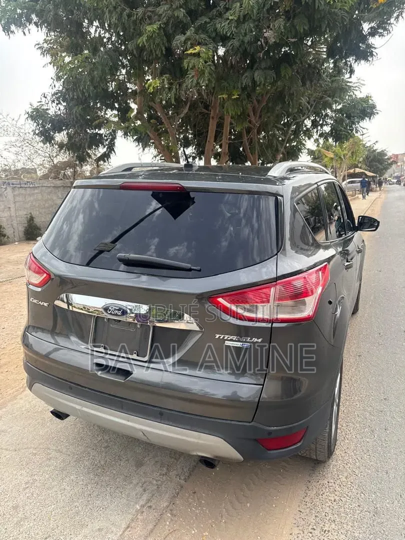 Ford Escape 2016 Gris