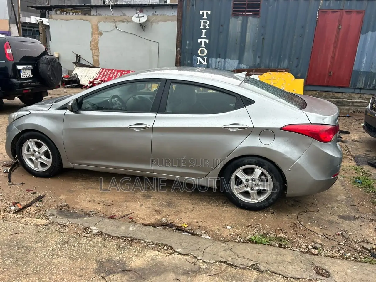Hyundai Elantra GLS Sedan FWD (1.8L 4cyl 6M) 2013 Gris