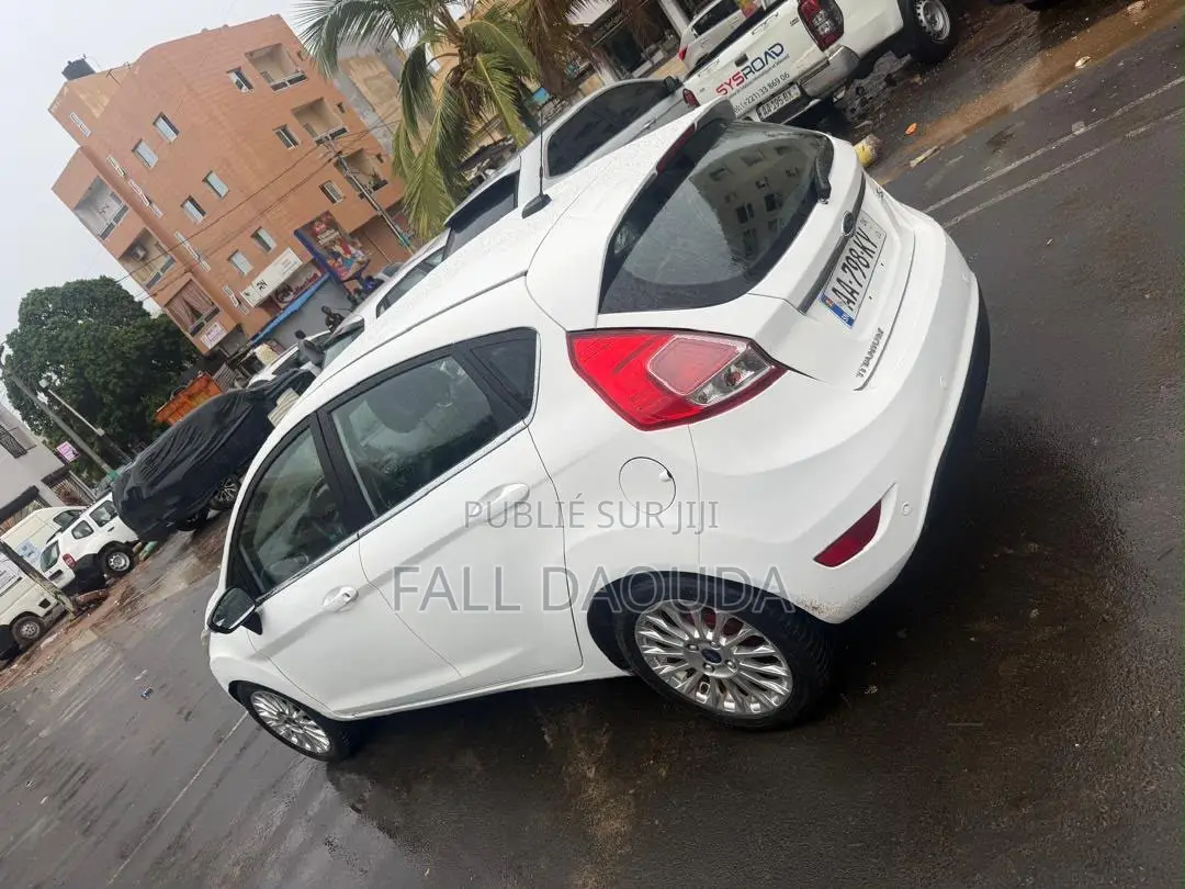 Ford Fiesta 2015 Blanc