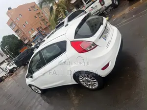 Ford Fiesta 2015 Blanc