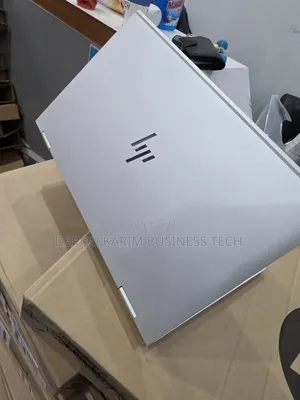 Nouveau HP EliteBook 1040 G8 16GB Intel Core i7 SSD 512GB