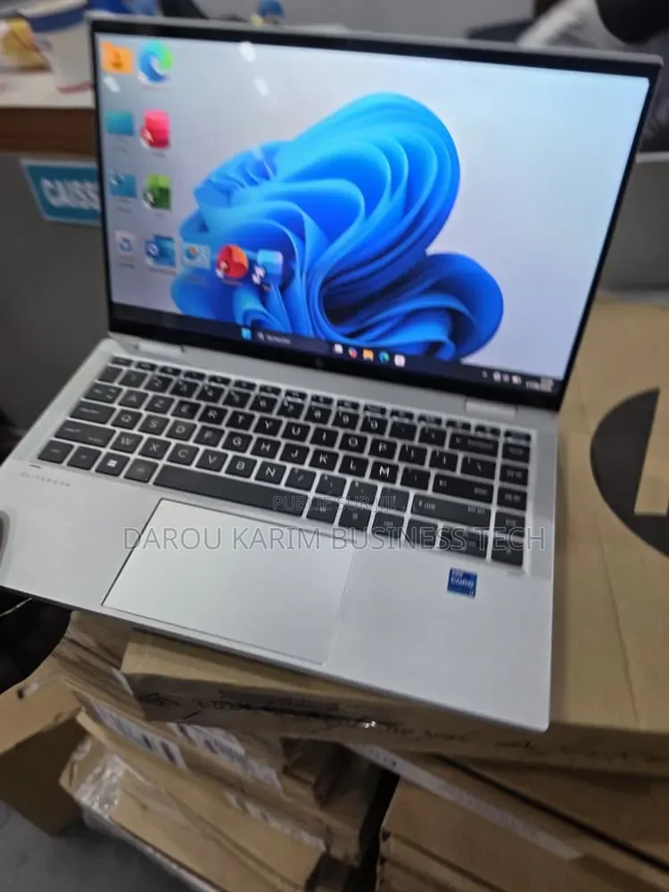 Nouveau HP EliteBook 1040 G8 16GB Intel Core i7 SSD 512GB