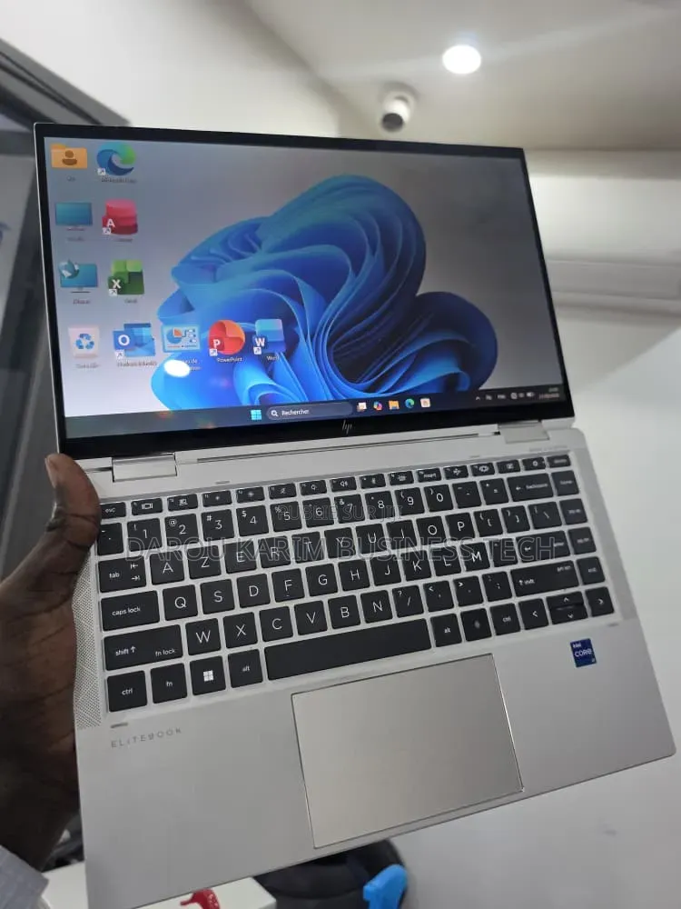 Nouveau HP EliteBook 1040 G8 16GB Intel Core i7 SSD 1T