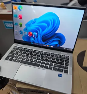 Nouveau HP EliteBook 1040 G8 16GB Intel Core i7 SSD 1T