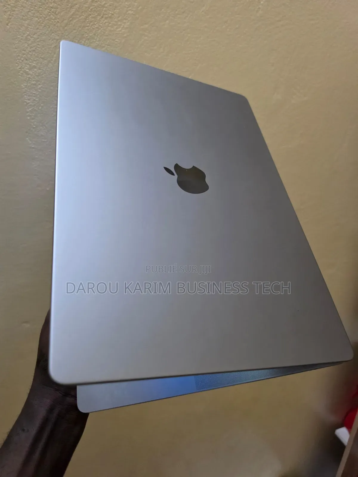 Nouveau Apple MacBook Pro 2020 M1 8GB Apple M1 SSD 256GB