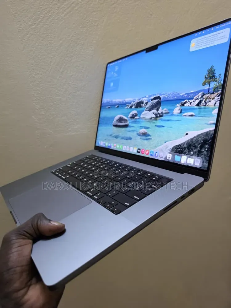 Nouveau Apple MacBook Pro 2020 M1 8GB Apple M1 SSD 256GB