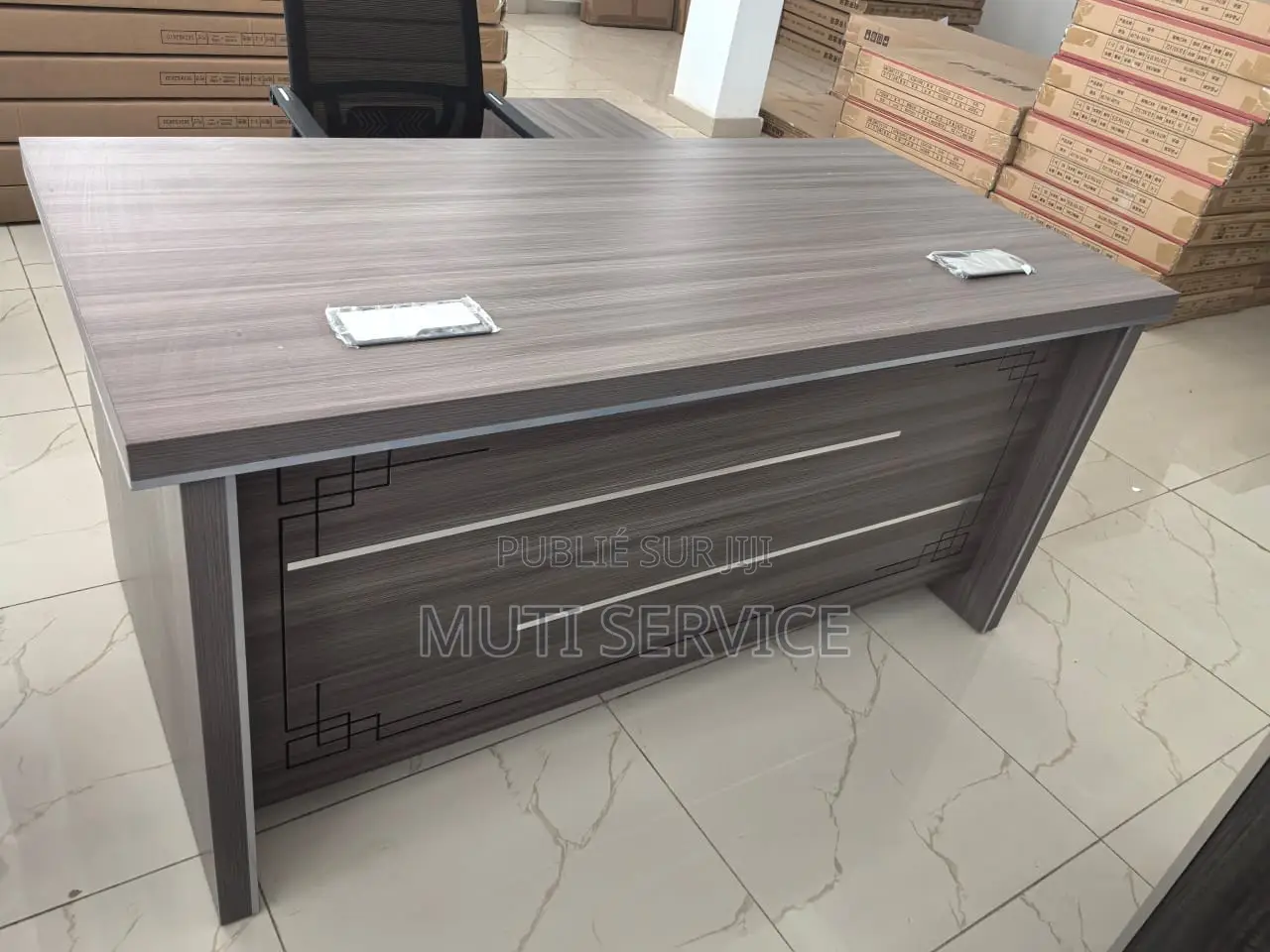 Table De Bureau Elegant Et Classe 1m60cm