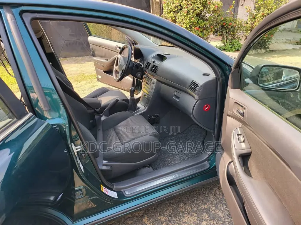Toyota Avensis 1.8 C 2005 Vert