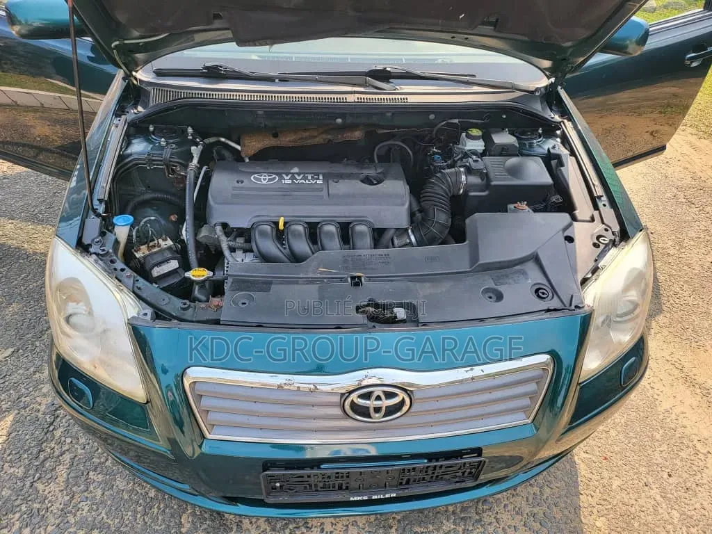 Toyota Avensis 1.8 C 2005 Vert