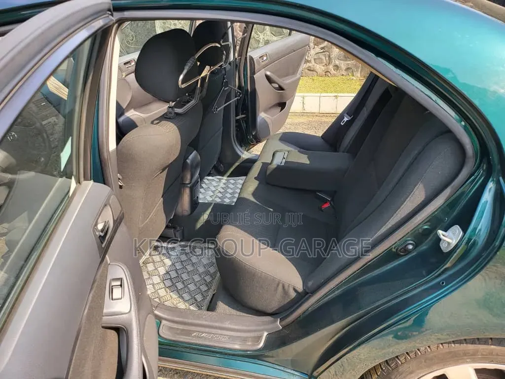 Toyota Avensis 1.8 C 2005 Vert