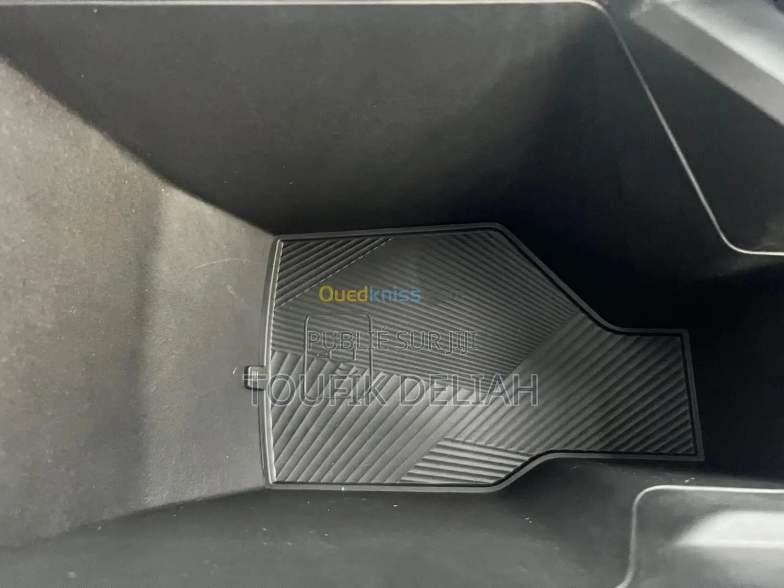 Nouveau Geely Coolray 2025 Gris