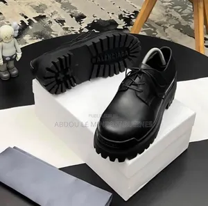 Chaussures De Ville Balenciaga Full Black Disponible