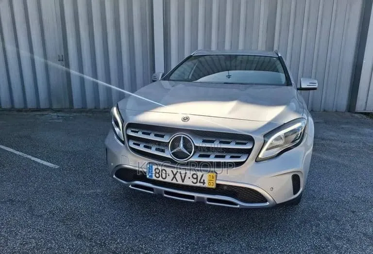Mercedes-Benz CLA-Class 2018 Gris