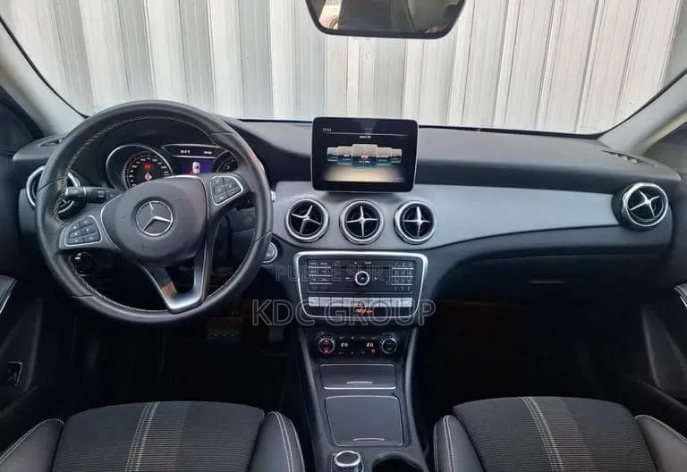 Mercedes-Benz CLA-Class 2018 Gris