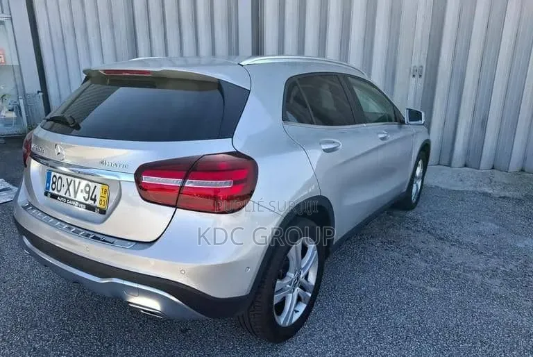 Mercedes-Benz CLA-Class 2018 Gris