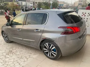 Peugeot 308 2018 Gris