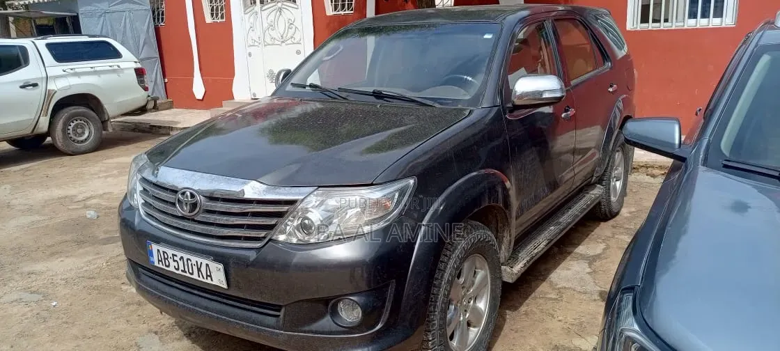 Toyota Fortuner 2015 Gris