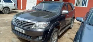 Toyota Fortuner 2015 Gris