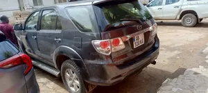 Toyota Fortuner 2015 Gris