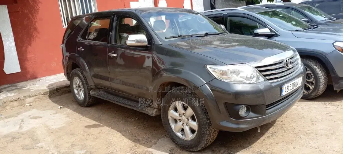 Toyota Fortuner 2015 Gris