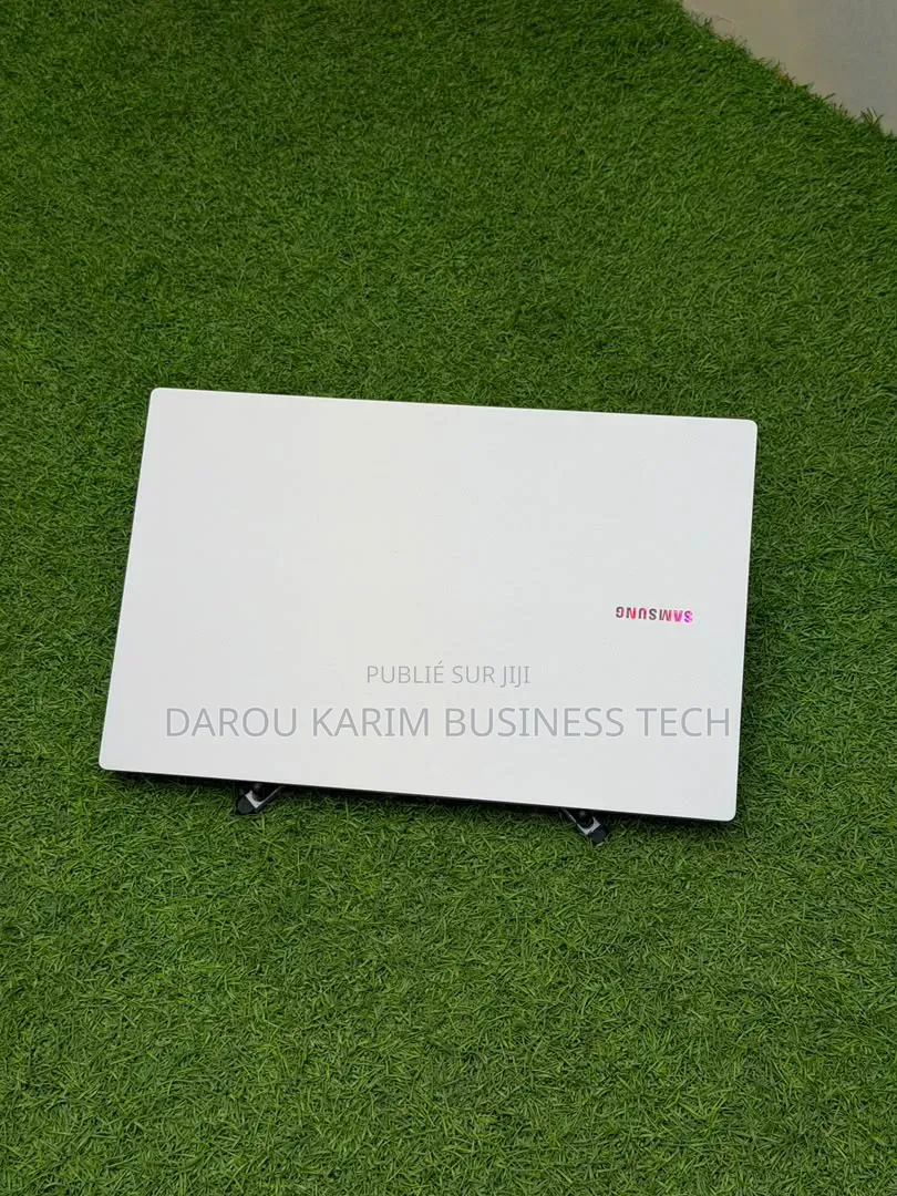 Nouveau Samsung Galaxy Book4 16GB Intel Core i7 SSD 512GB