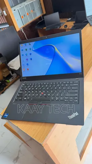 Nouveau Lenovo ThinkPad P14s 32GB Intel Core i7 SSD 512GB