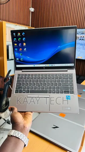 Nouveau HP ZBook Firefly G8 16GB Intel Core i5 SSD 256GB