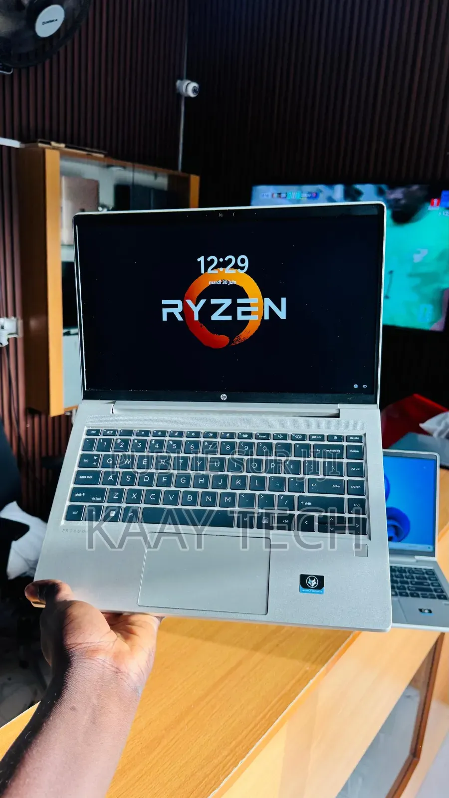 Ordinateur portable HP ProBook 445 G9 16GB AMD Ryzen 5 SSD 256GB