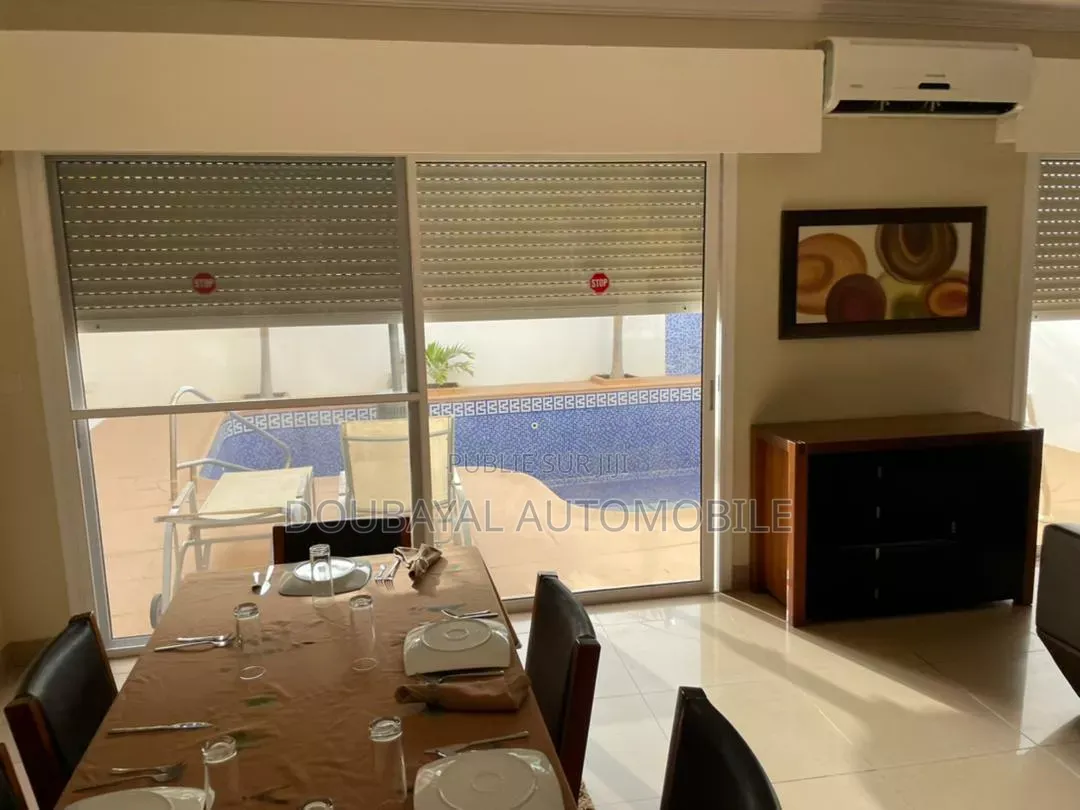 4chbre Villa dans Ngaparou, Thiès Sud à Vendre