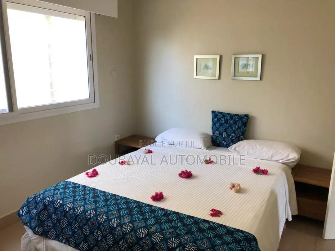 4chbre Villa dans Ngaparou, Thiès Sud à Vendre