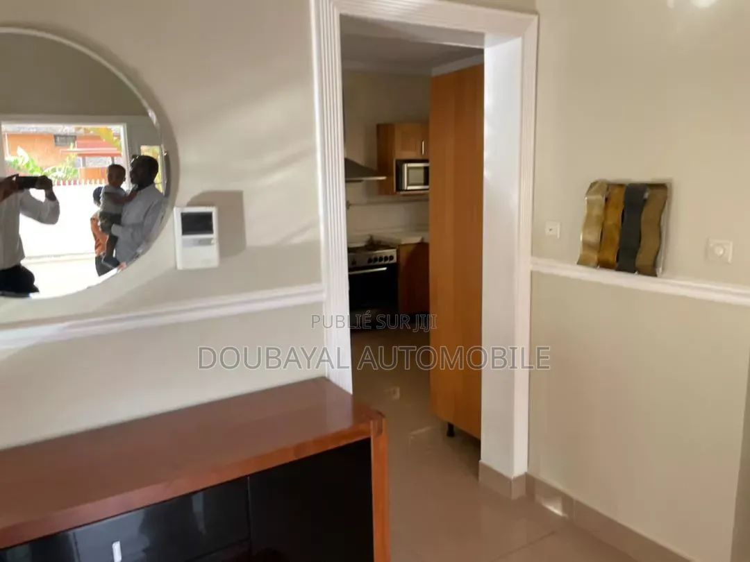 4chbre Villa dans Ngaparou, Thiès Sud à Vendre