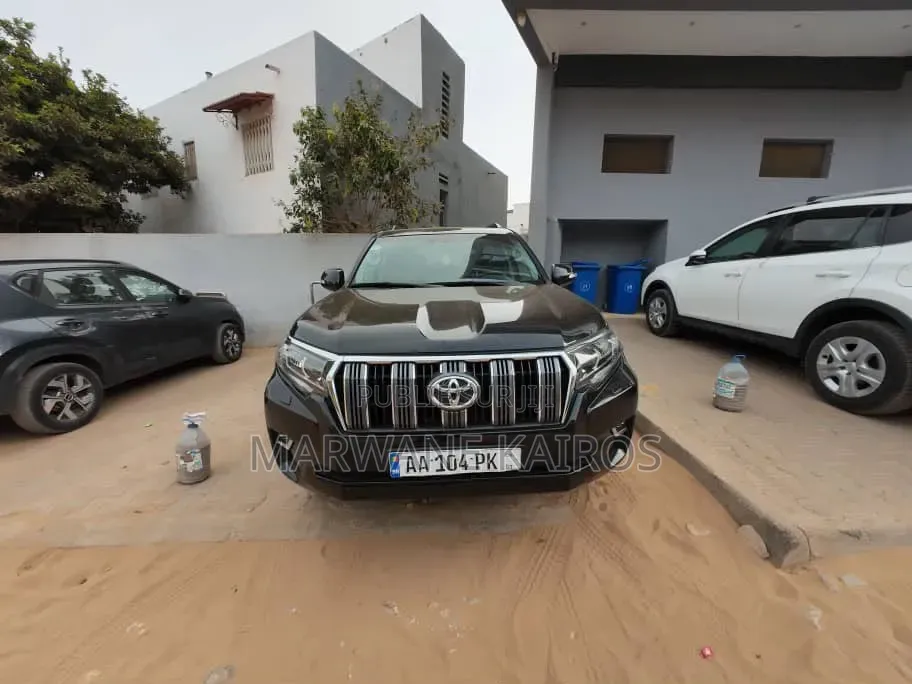 Toyota Land Cruiser 2023 Noir