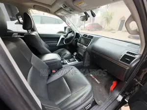 Toyota Land Cruiser 2023 Noir