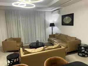 Meublé 3chbre Appartement dans Dakar Plateau à Louer