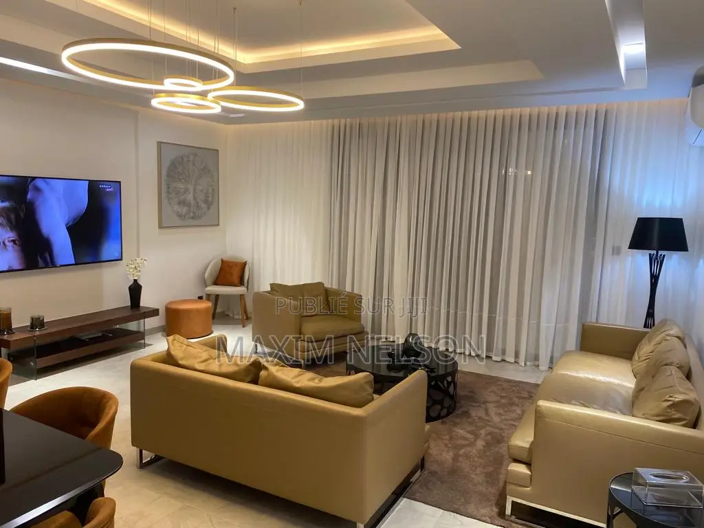 Meublé 3chbre Appartement dans Dakar Plateau à Louer
