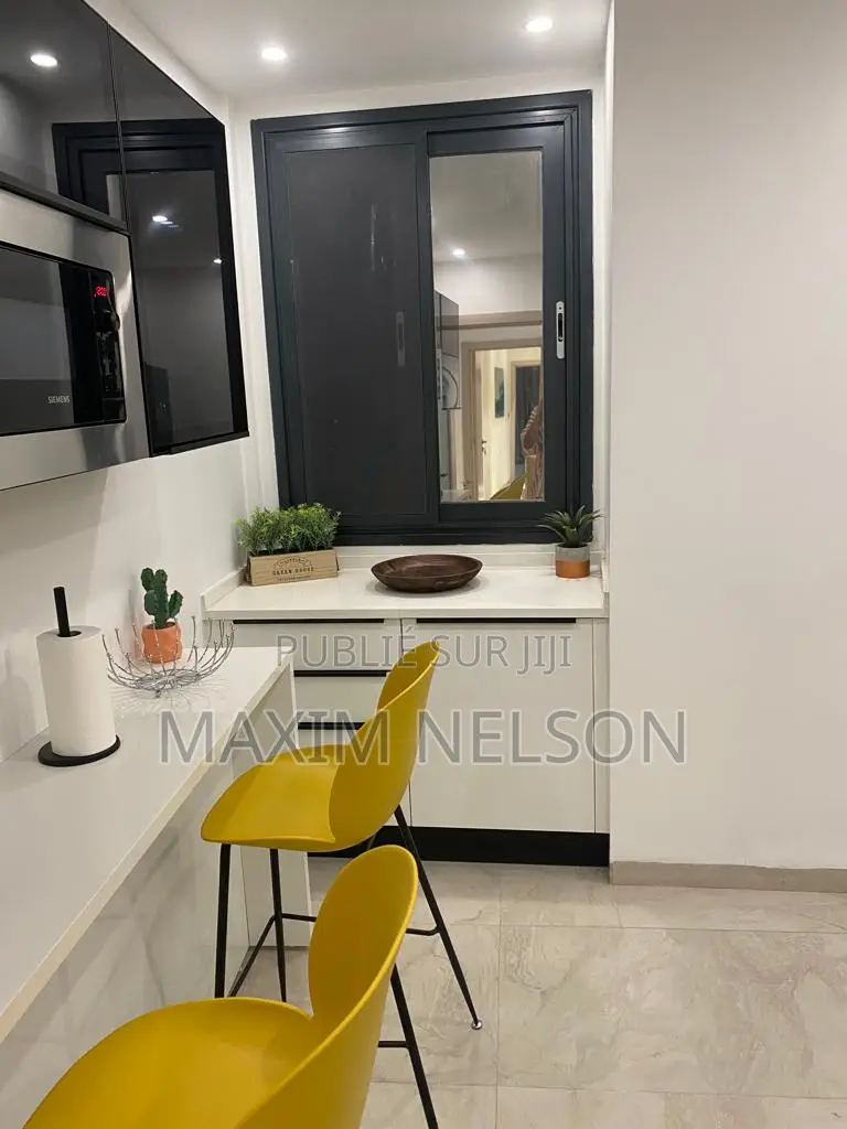 Meublé 3chbre Appartement dans Dakar Plateau à Louer