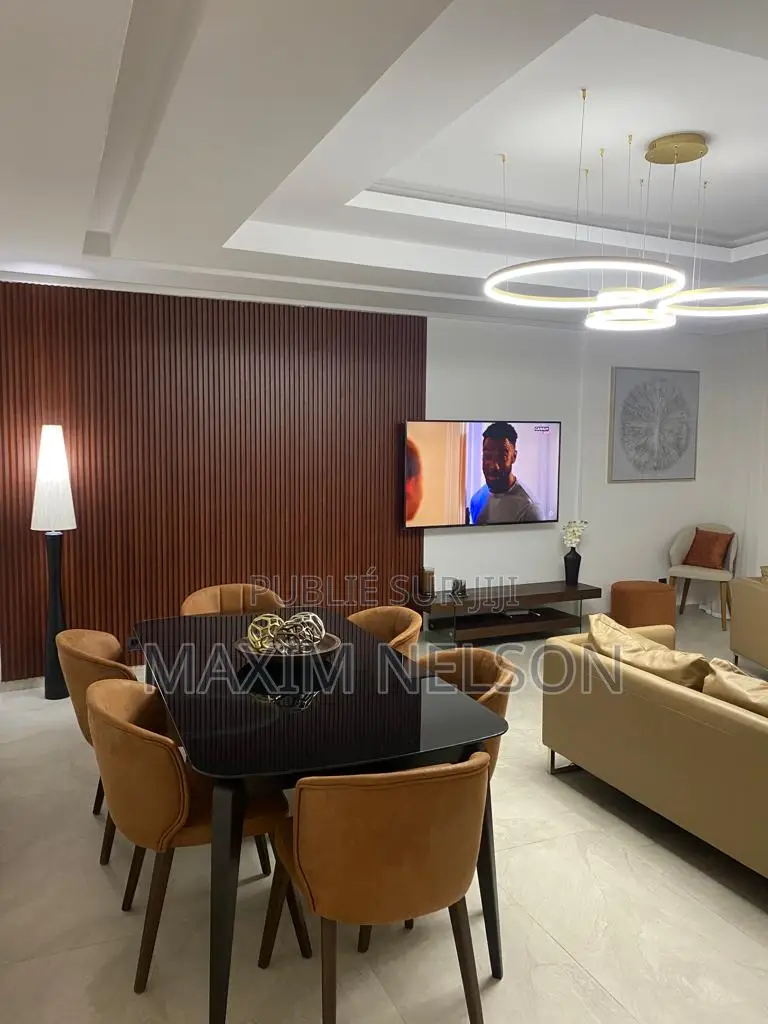 Meublé 3chbre Appartement dans Dakar Plateau à Louer