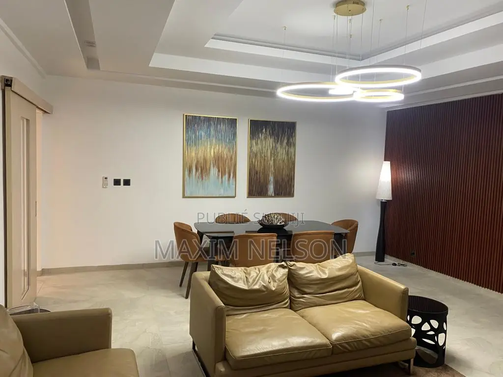 Meublé 3chbre Appartement dans Dakar Plateau à Louer