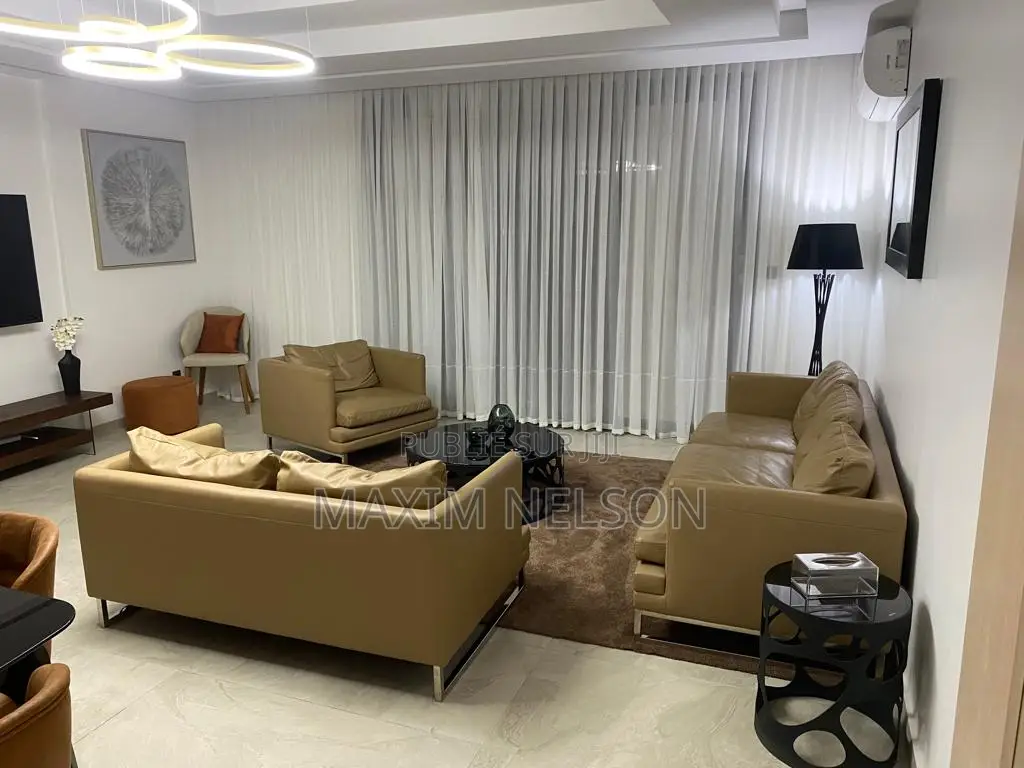 Meublé 3chbre Appartement dans Dakar Plateau à Louer