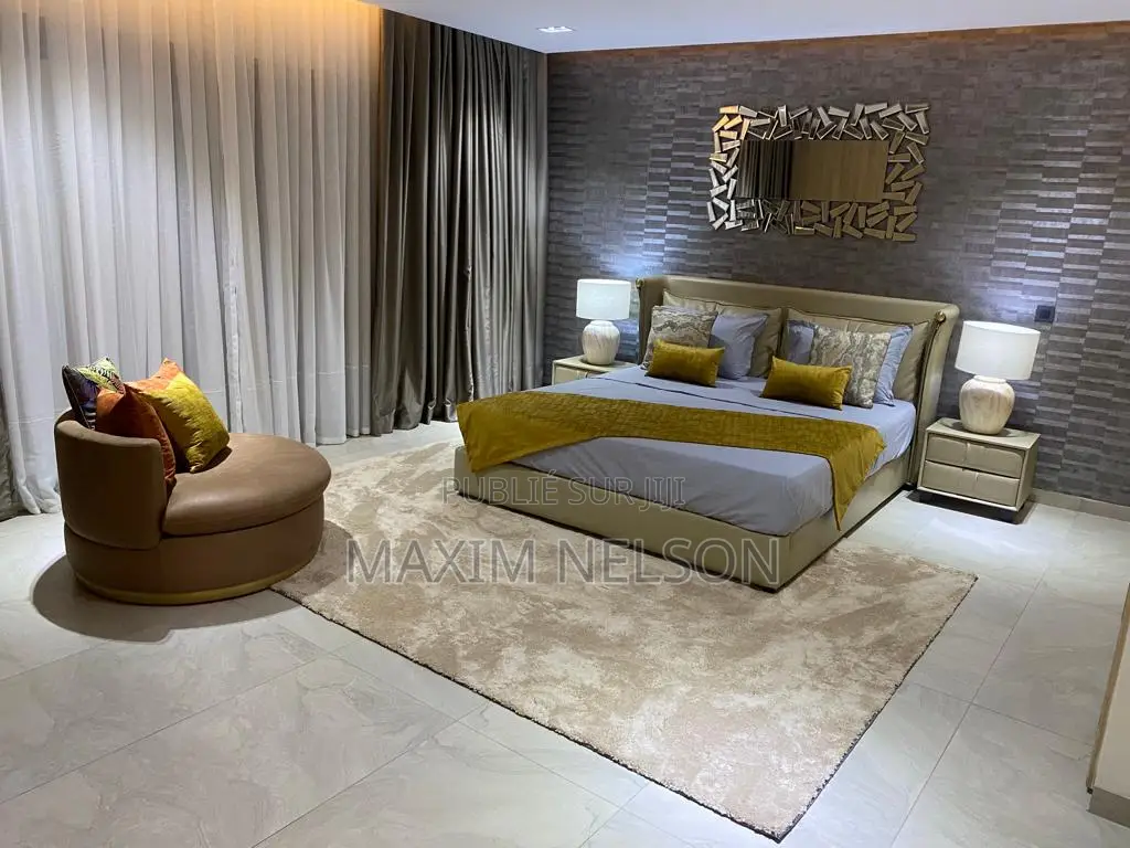 Meublé 3chbre Appartement dans Dakar Plateau à Louer