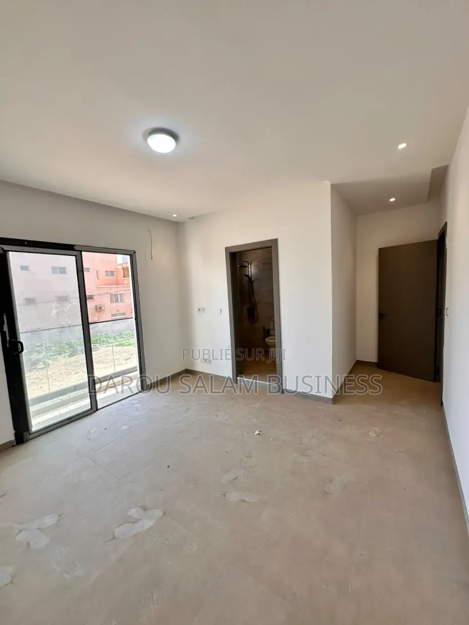 3chbre Appartement dans Cité Mbakiyo Faye, Yoff à Louer
