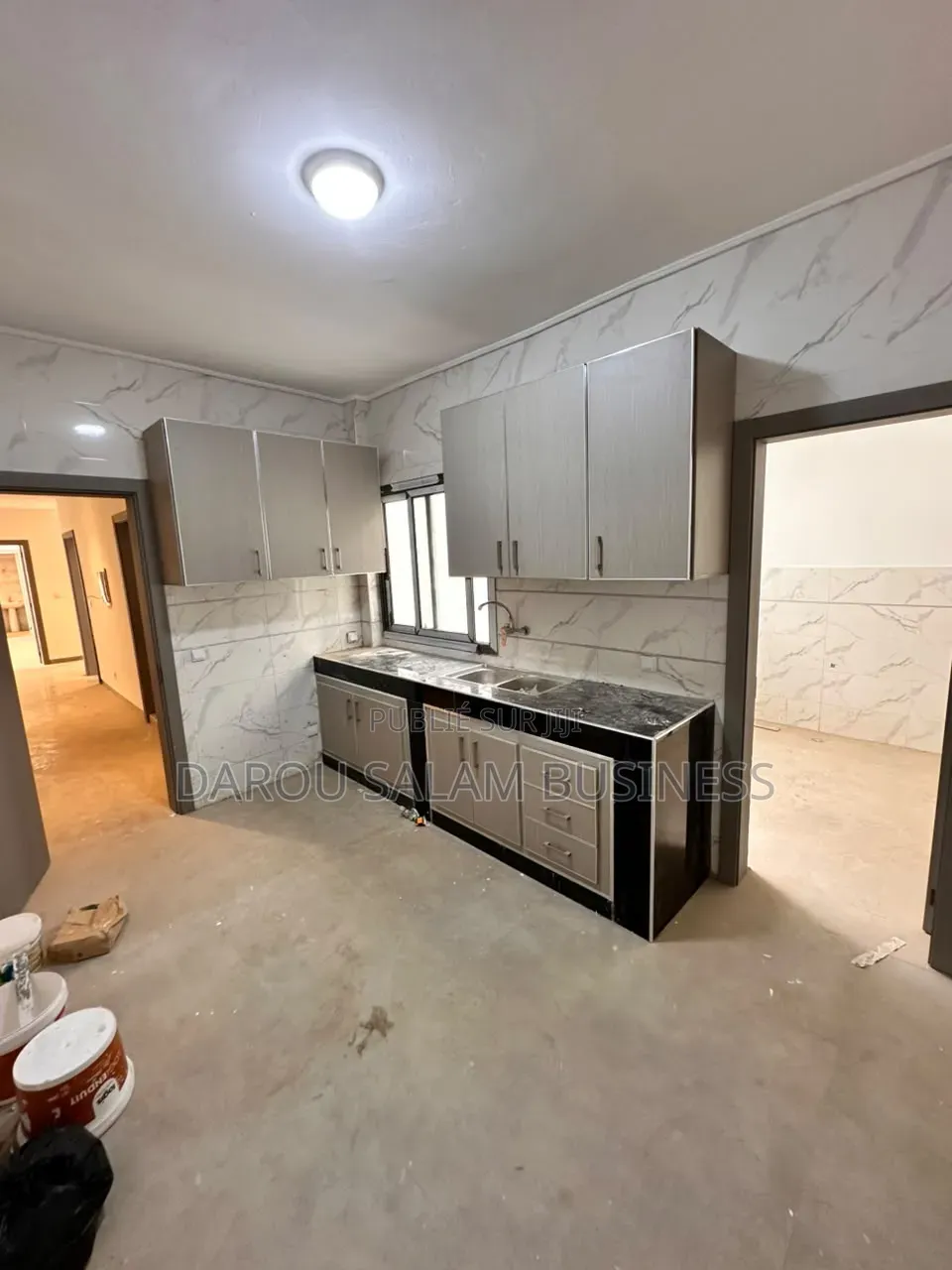 3chbre Appartement dans Cité Mbakiyo Faye, Yoff à Louer