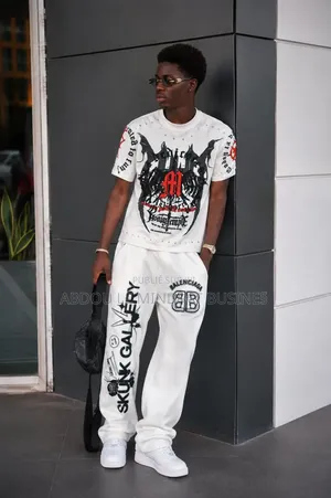 Ensemble De Marque Jogging Disponible
