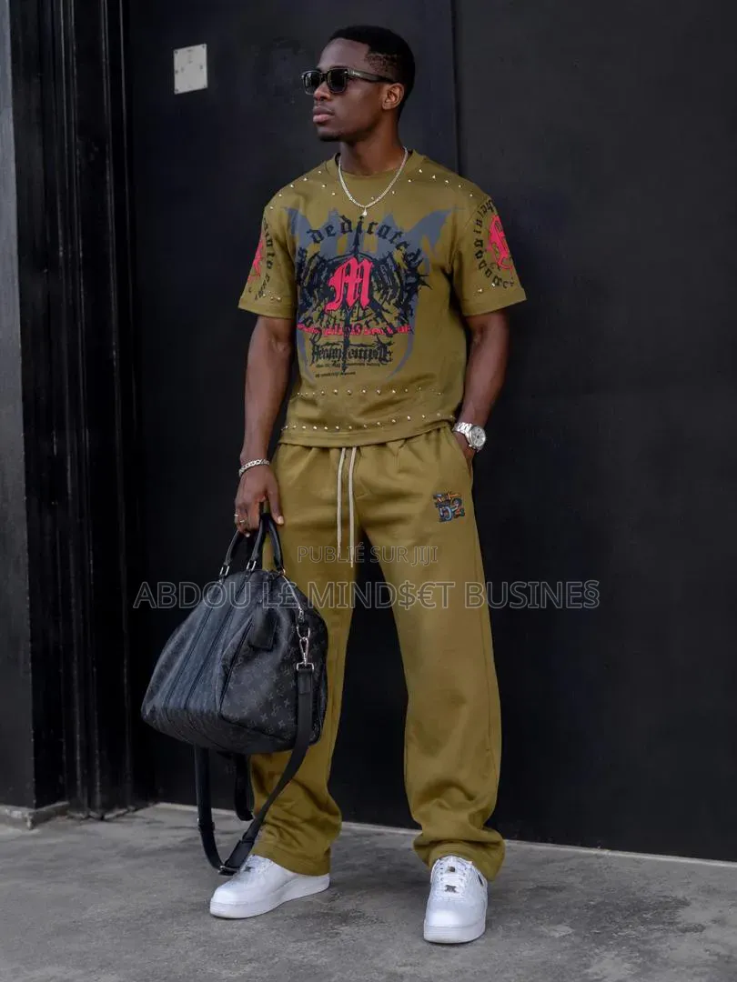 Ensemble De Marque Jogging Disponible