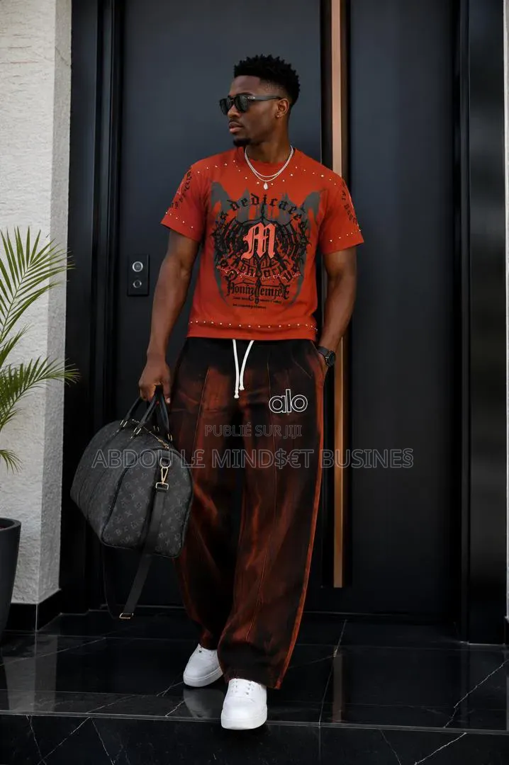 Ensemble De Marque Jogging Disponible