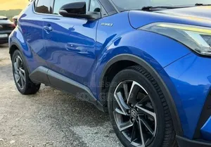 Toyota C-HR 2020 Bleu