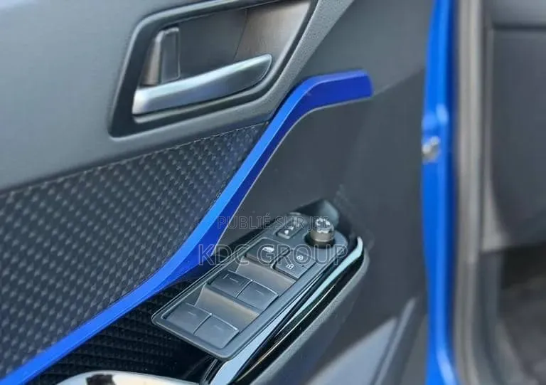 Toyota C-HR 2020 Bleu