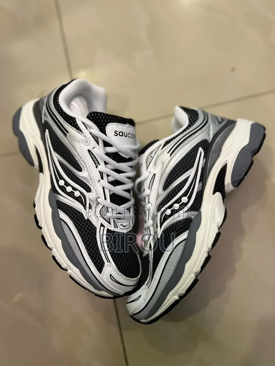 Saucony Omni 9 Noir Et Blanc