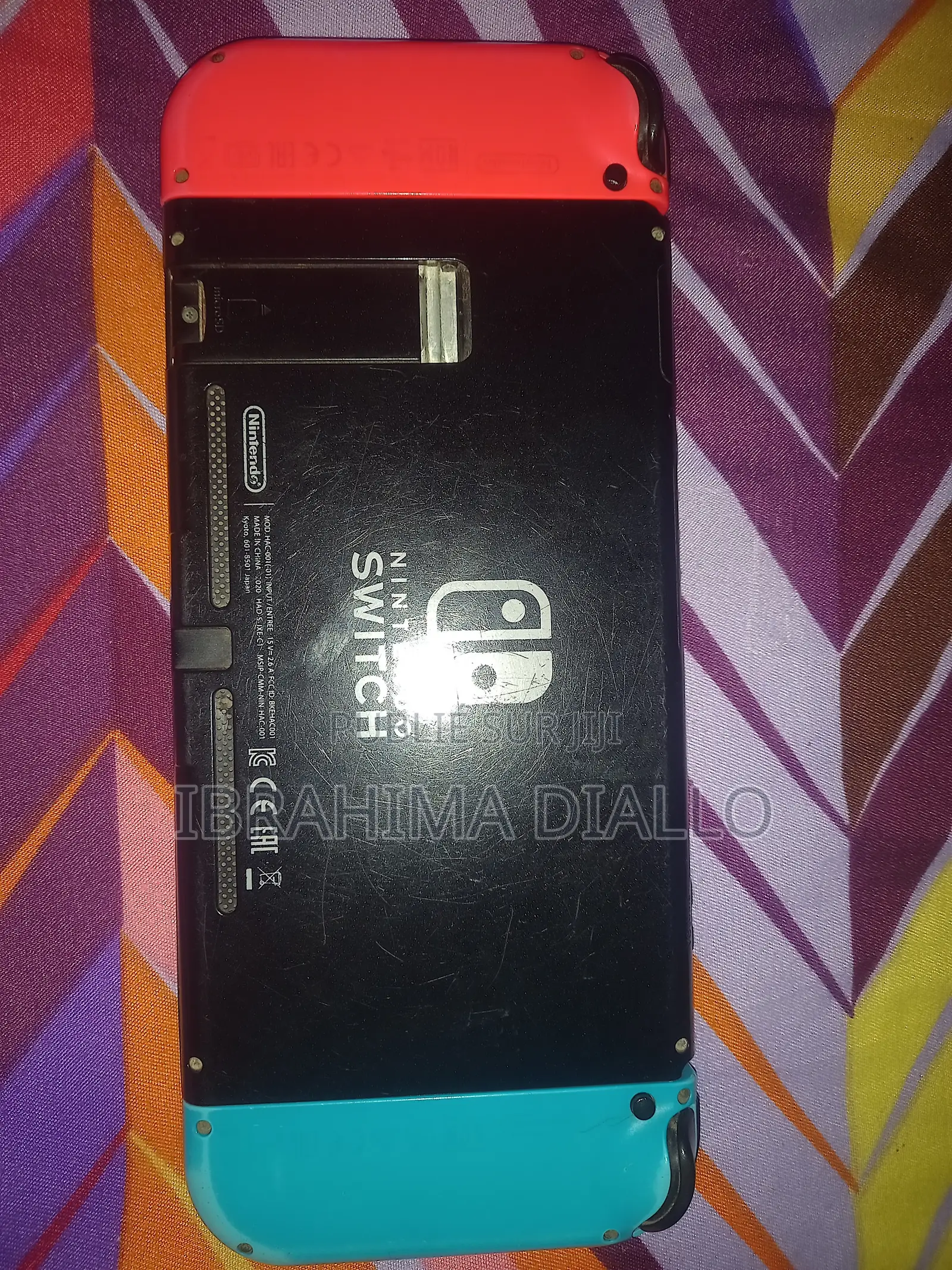 À VENDRE : Nintendo Switch V2 - Joy-Con Bleu Turquoise / Rouge - Jeu I